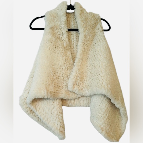 bagatelle Jackets & Blazers - Bagatelle Collection Lux White Faux Fur Vest NWT